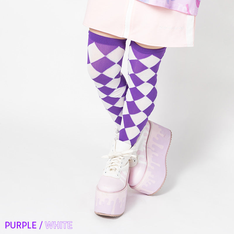 I read an image to a gallery viewer, Diamond High-Knee Socks