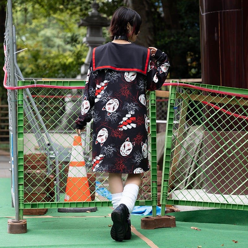 I read an image to a gallery viewer, Higanbana Sailor Dress