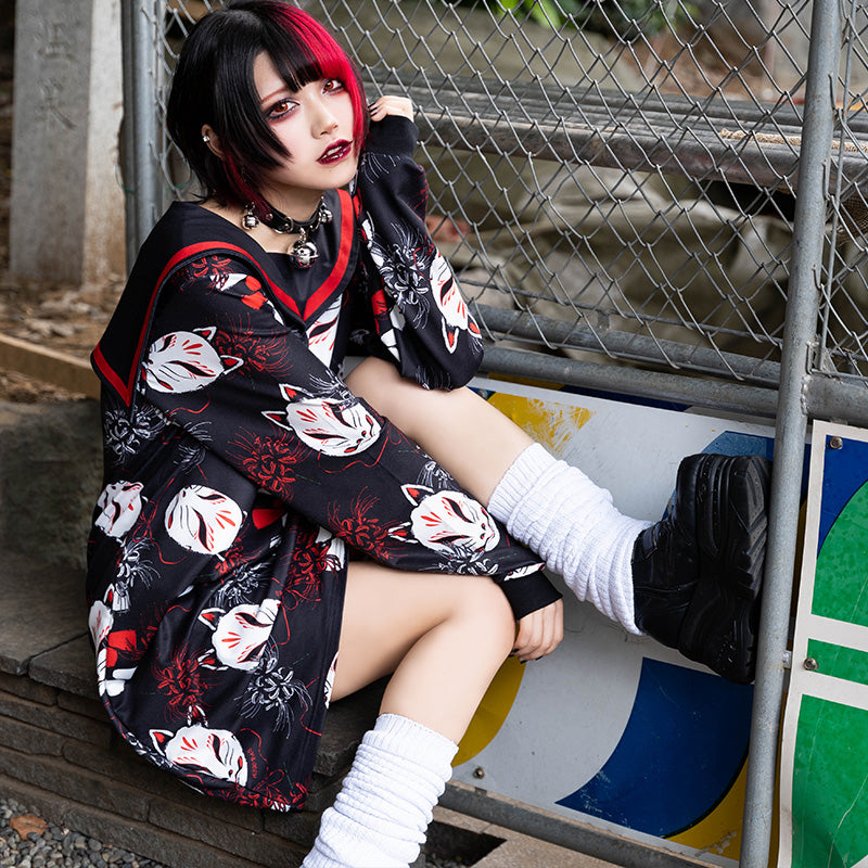 I read an image to a gallery viewer, Higanbana Sailor Dress