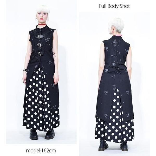 I read an image to a gallery viewer, Long Vest