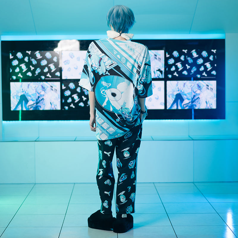 Hatsune Miku Huge T-Shirt