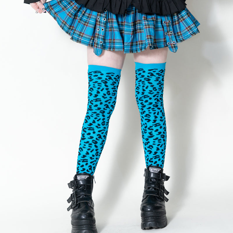 I read an image to a gallery viewer, Leopard Knee-High Socks