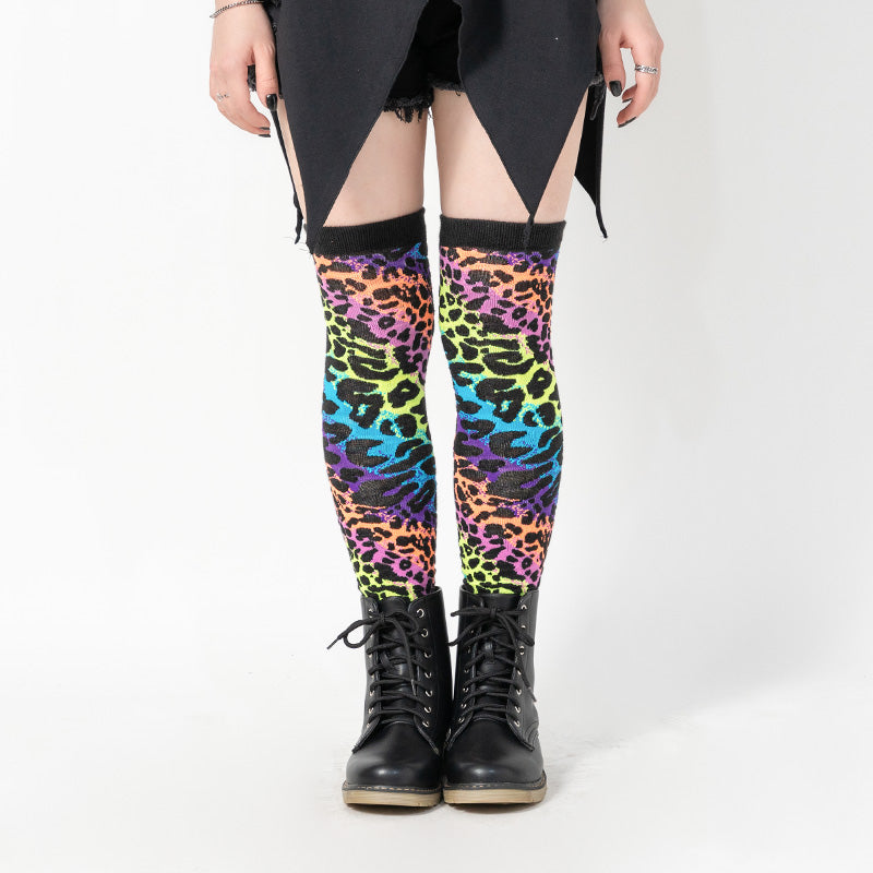 I read an image to a gallery viewer, Leopard Knee-High Socks 