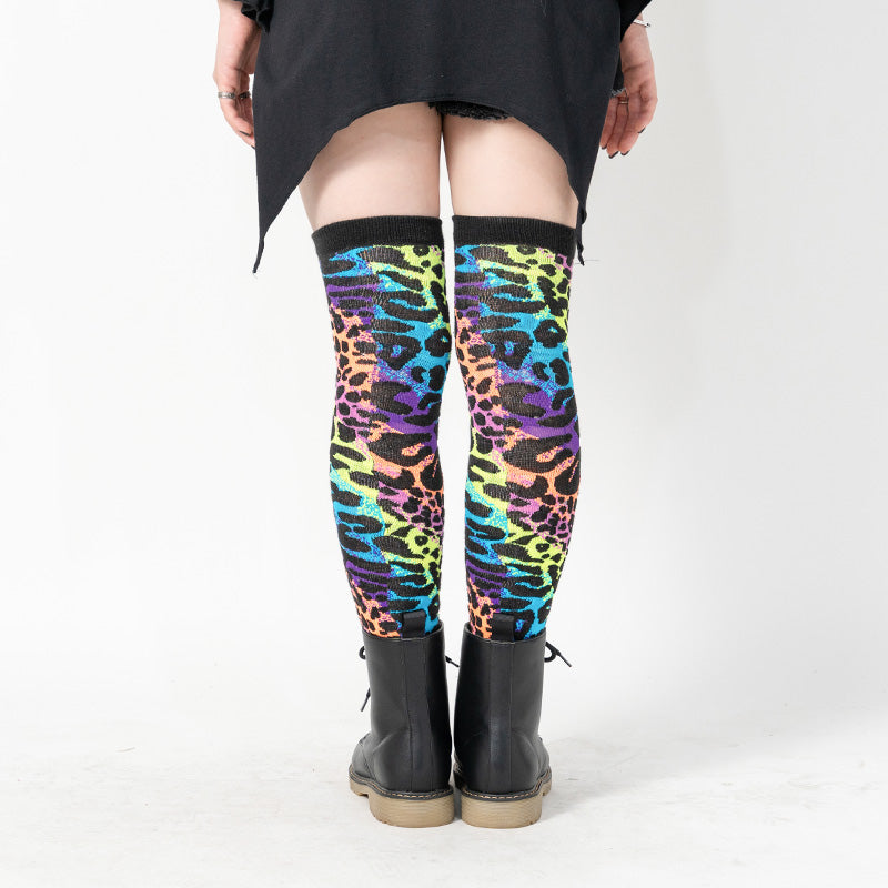 I read an image to a gallery viewer, Leopard Knee-High Socks 
