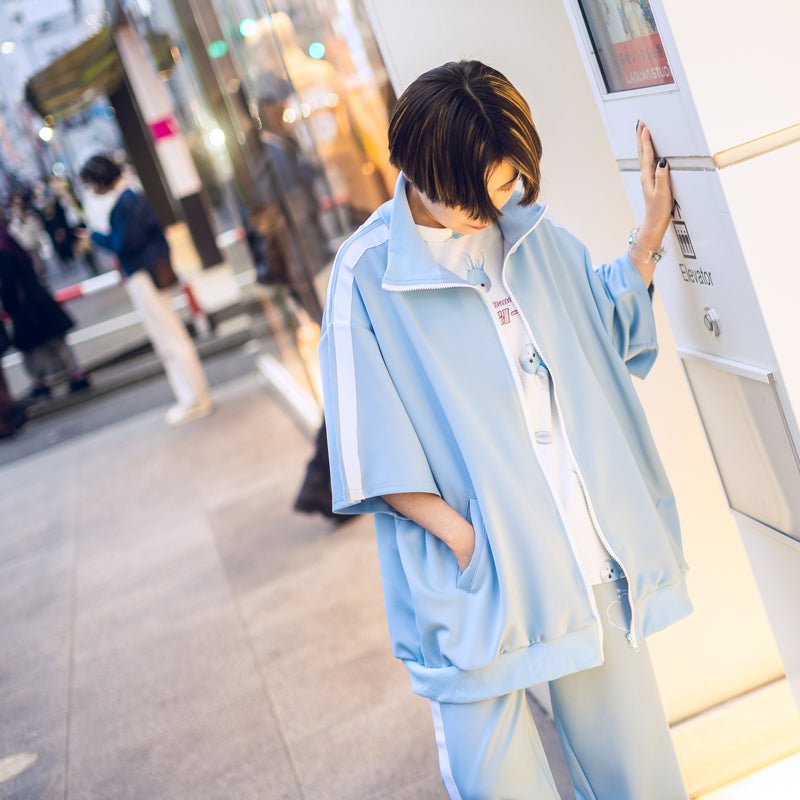 I read an image to a gallery viewer, Blood Pack/Pill Bottle Jersey S/S Jacket P.Blue