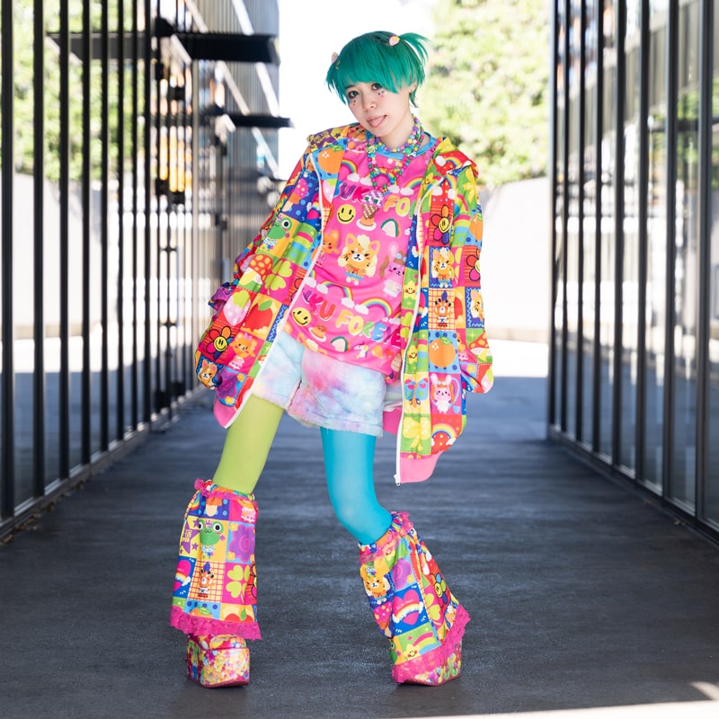 I read an image to a gallery viewer, Harajuku 4 Ever Leg Warmers