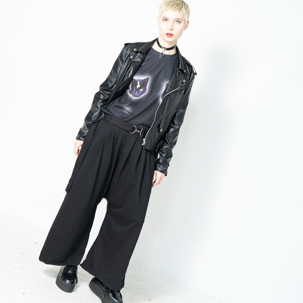 I read an image to a gallery viewer, Long Belt Wide Pants