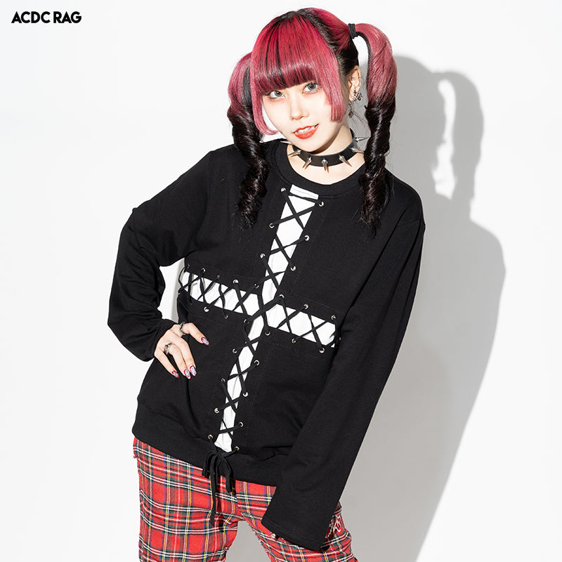 I read an image to a gallery viewer, Cross Lace Long-sleeve Tee